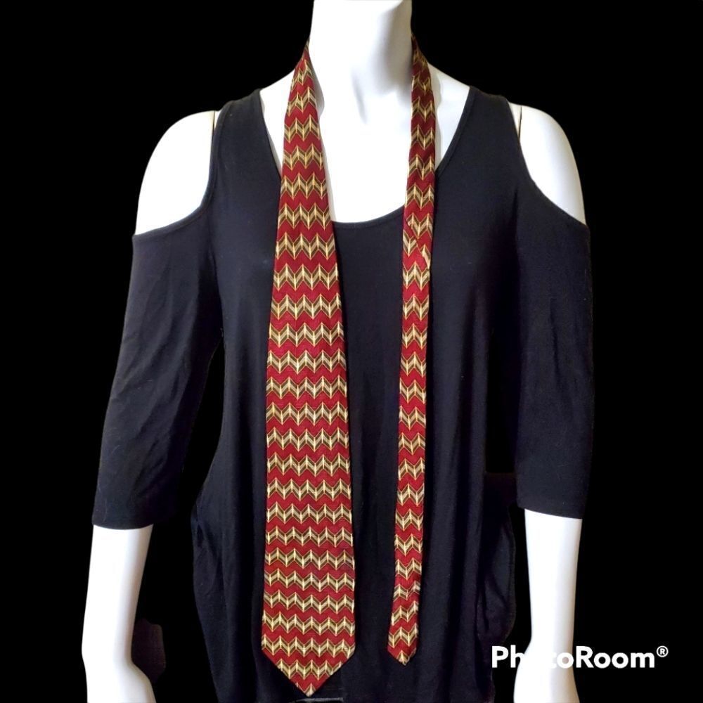 Neo Bill Blass Red, Tan, Green, & Gray Silk Tie